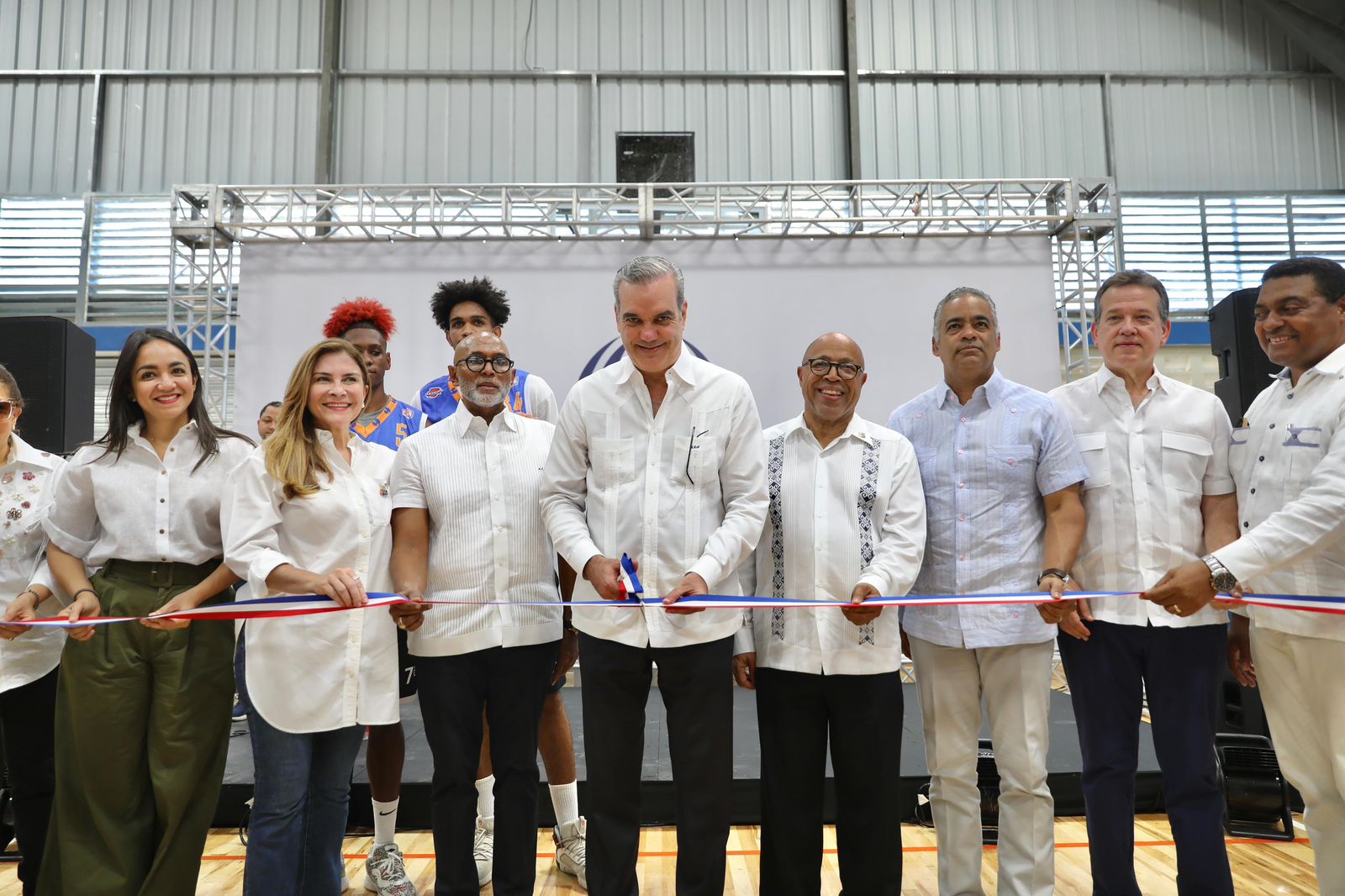 Presidente Abinader sigue inaugurando nuevas obras en todo el país