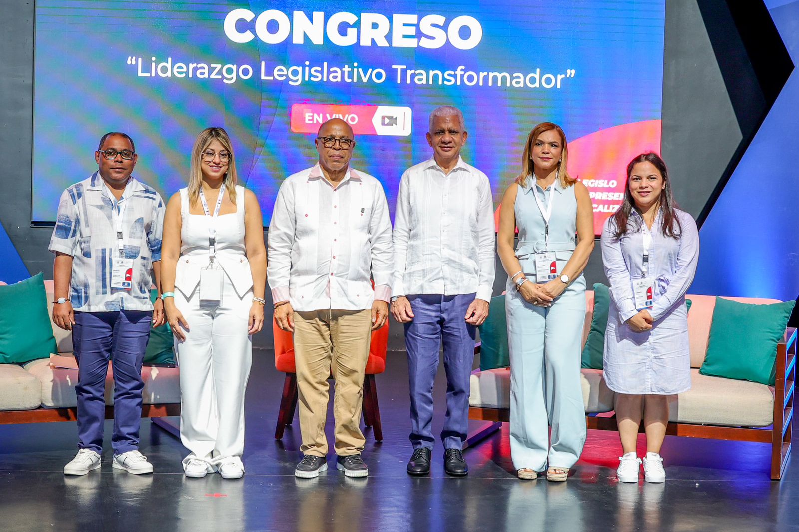 Senadores y Diputados concluyen congreso de formación con panel sobre partidos políticos y consenso