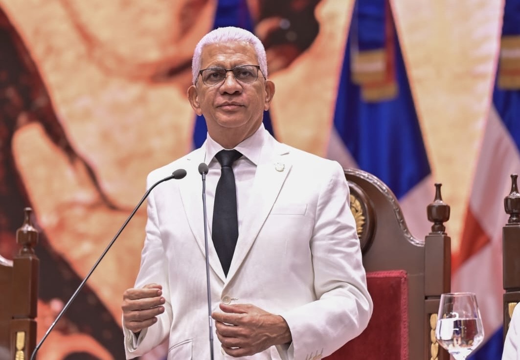 Presidente del Senado reafirma su compromiso con la institucionalidad, el consenso y la democracia