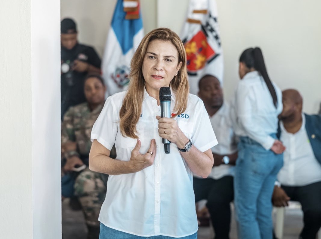 Carolina Mejía en Arroyo Manzano: “La dignidad comienza con el orden y la limpieza”