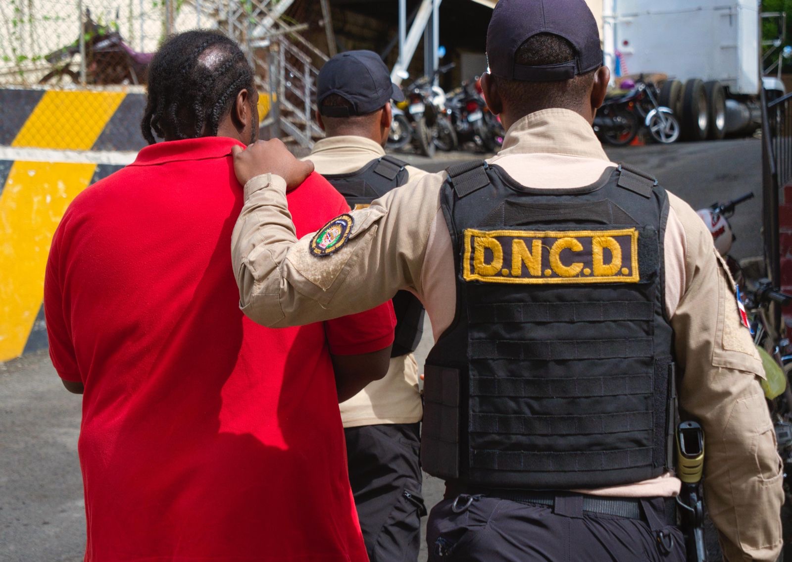 Unidad especial de la DNCD y PGR capturan fugitivo Francés buscado por narcotráfico