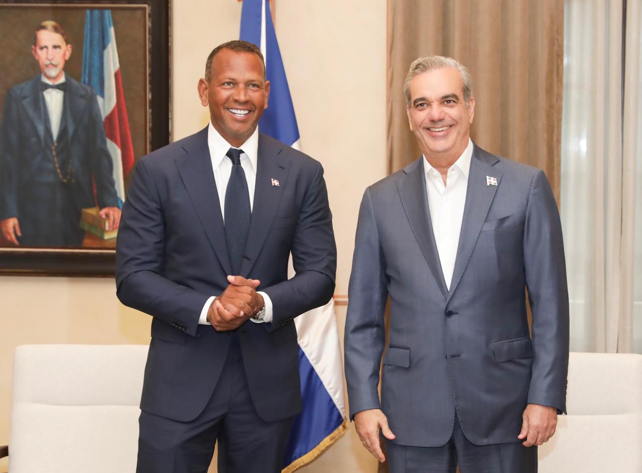 Presidente Abinader recibe en el Palacio Nacional al exbeisbolista Alex Rodríguez