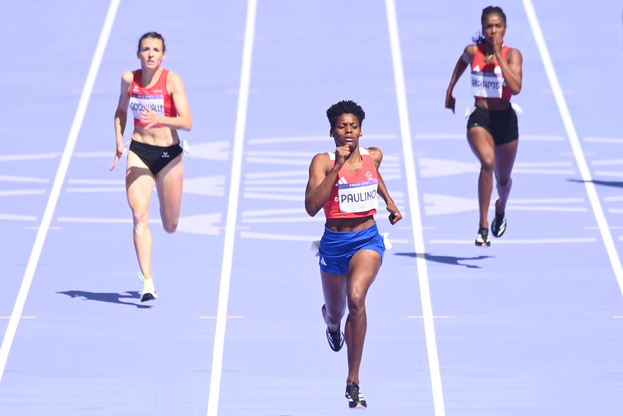Marileidy Paulino avanza a semifinales de 400m en París 2024 con impresionante 49.42 segundos
