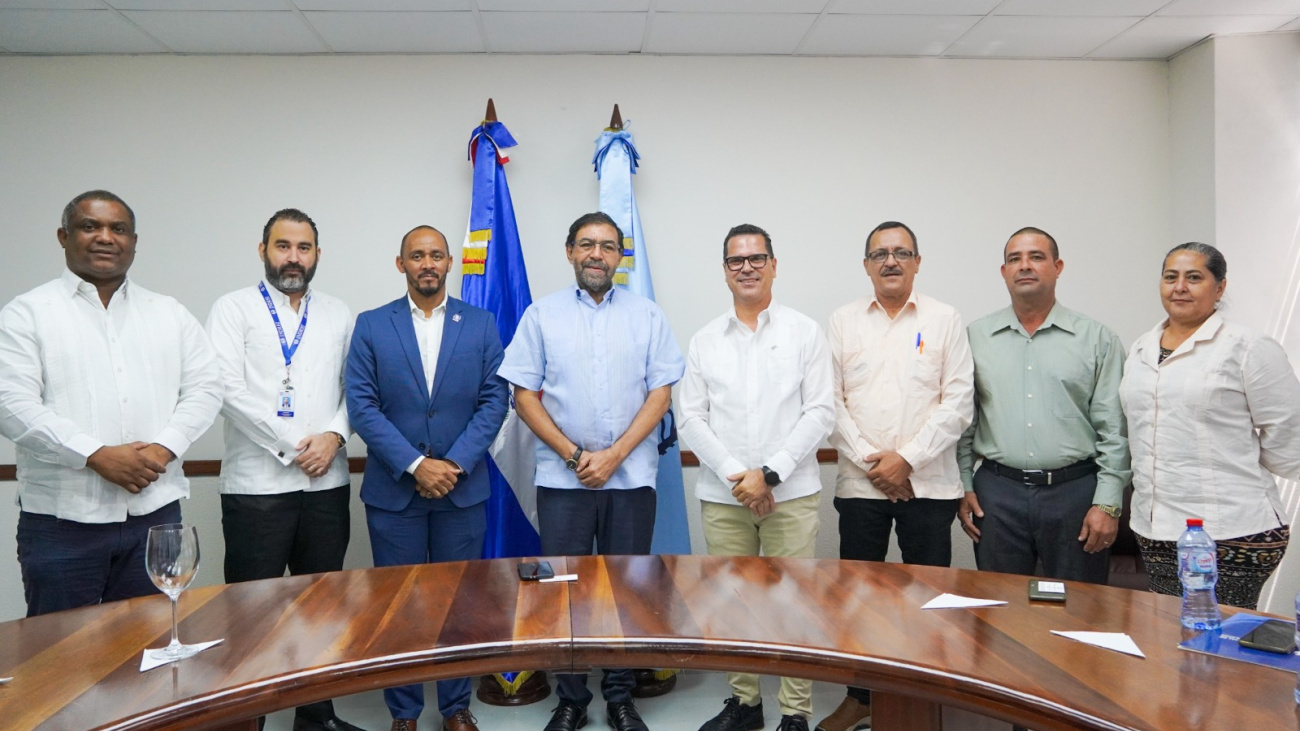 Indrhi recibe delegación hídrica cubana; agotarán agenda para fortalecer colaboración