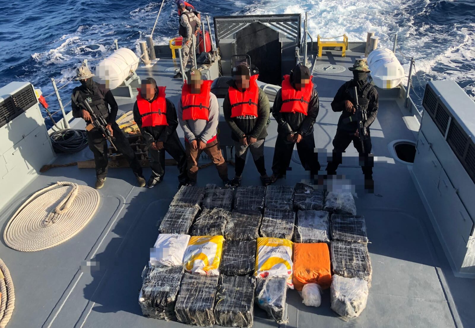 Propinan fuerte golpe al narcotráfico: incautan otro cargamento de más de media tonelada de drogas y atrapan cuatro hombres