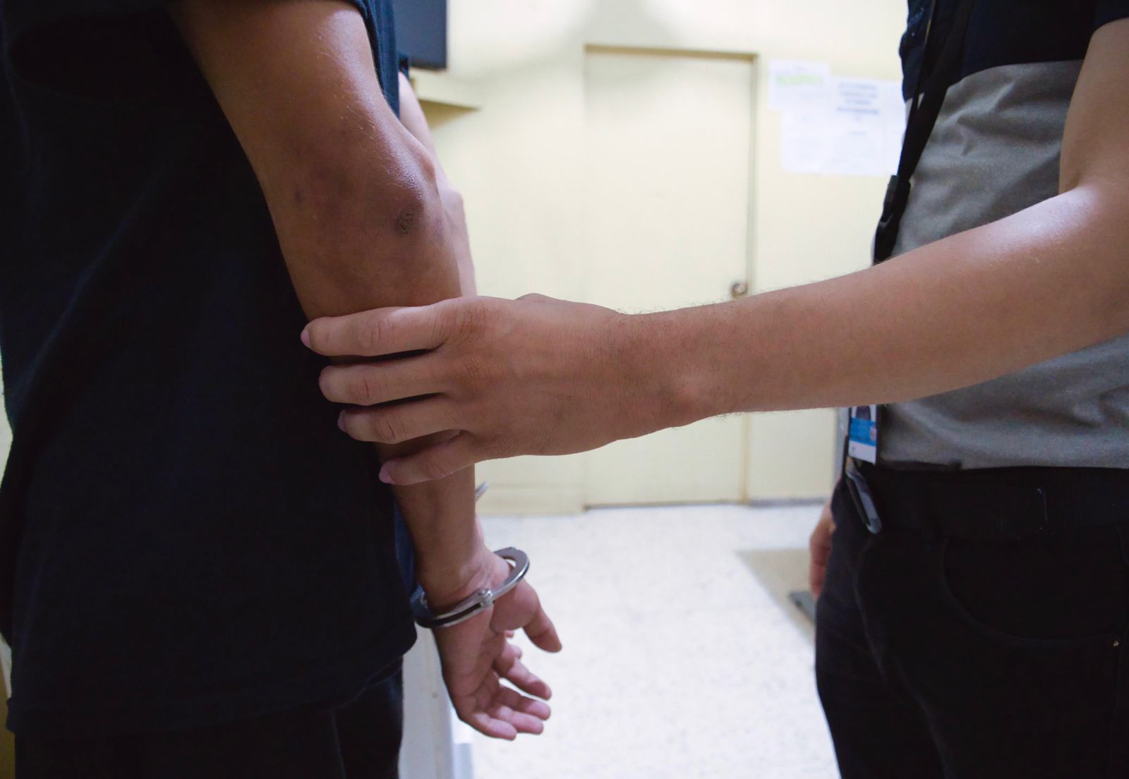 DNCD entrega al ministerio público de peravia dominicano extraditado de honduras por narcotráfico