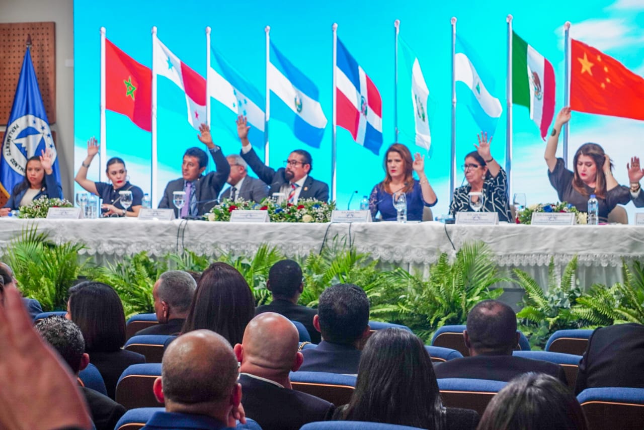 Bancadas Parlamentarias de Panamá y RD fueron juramentadas en Sesión de Asamblea Plenaria en el Senado dominicano