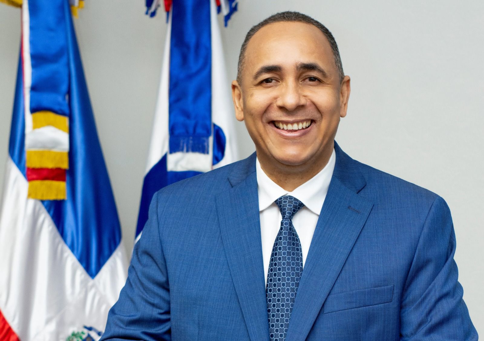 Luis Abinader designa a Nelson Arroyo como vicepresidente ejecutivo de Seguros Reservas