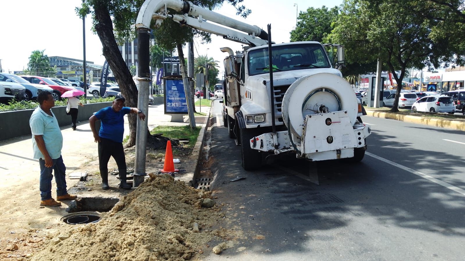 Alcaldía del Distrito Nacional despliega operativos preventivos de limpieza para mitigar efectos de las lluvias