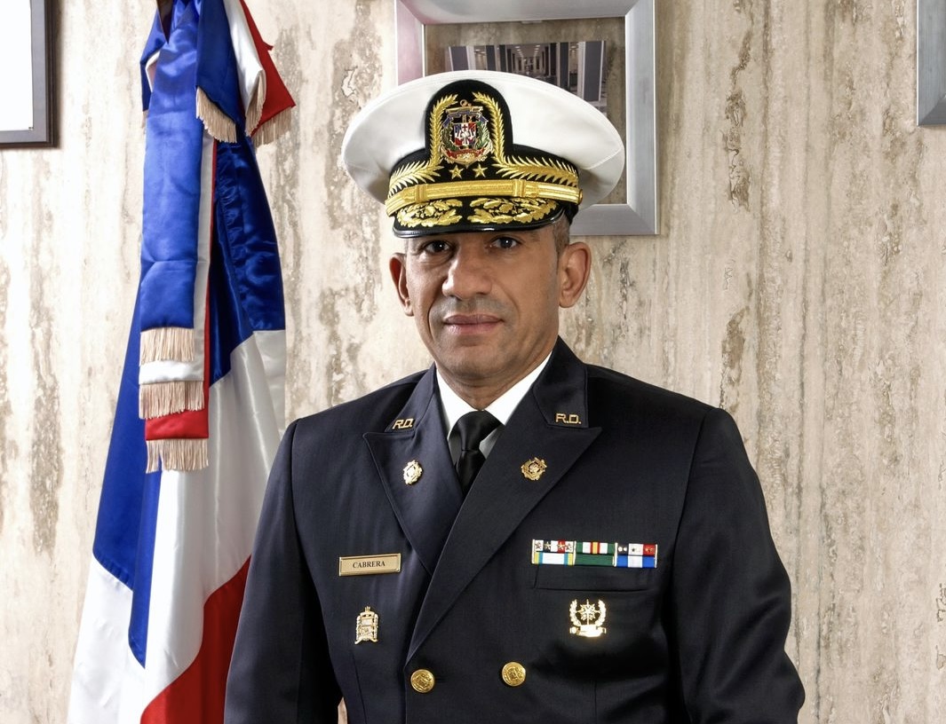 Vicealmirante Cabrera Ulloa agradece a Abinader por confirmación en la DNCD y reafirma lucha contra el narcotráfico