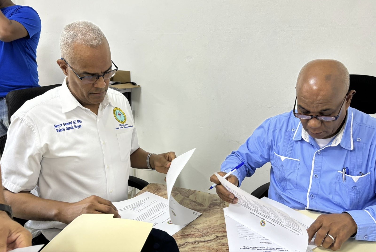 General Valerio inscribe candidatura e inicia la ruta de La dignidad de los Veteranos