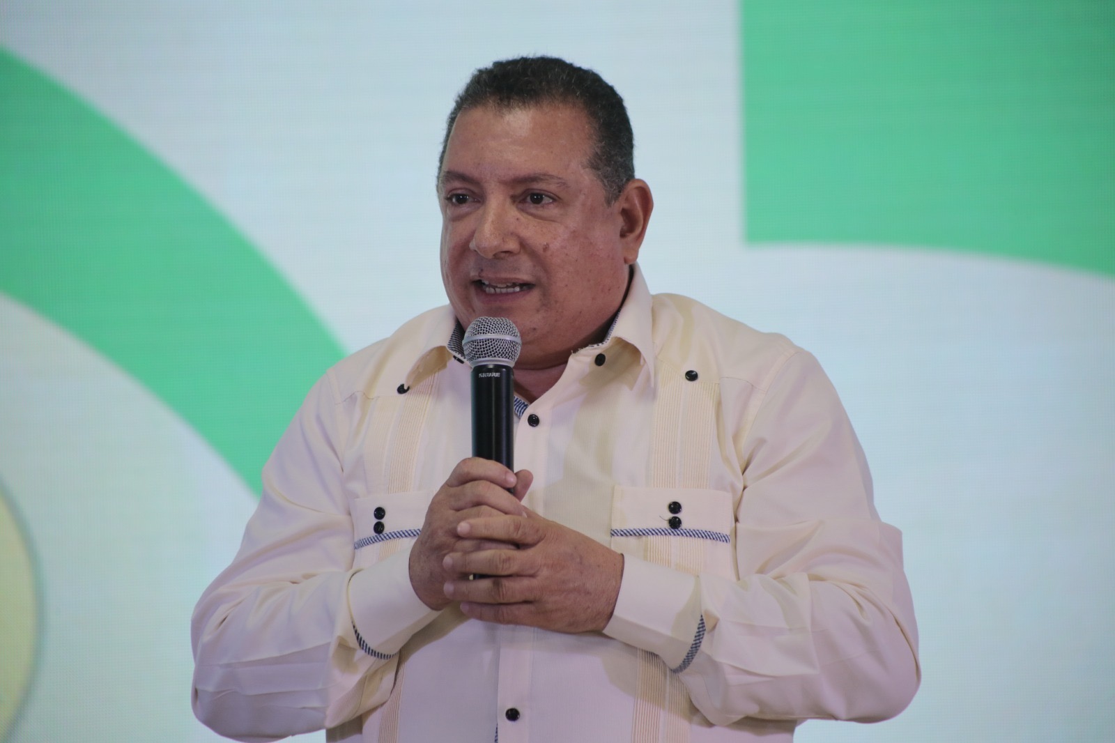 Cooperativa de maestros actualiza política de servicios a socios