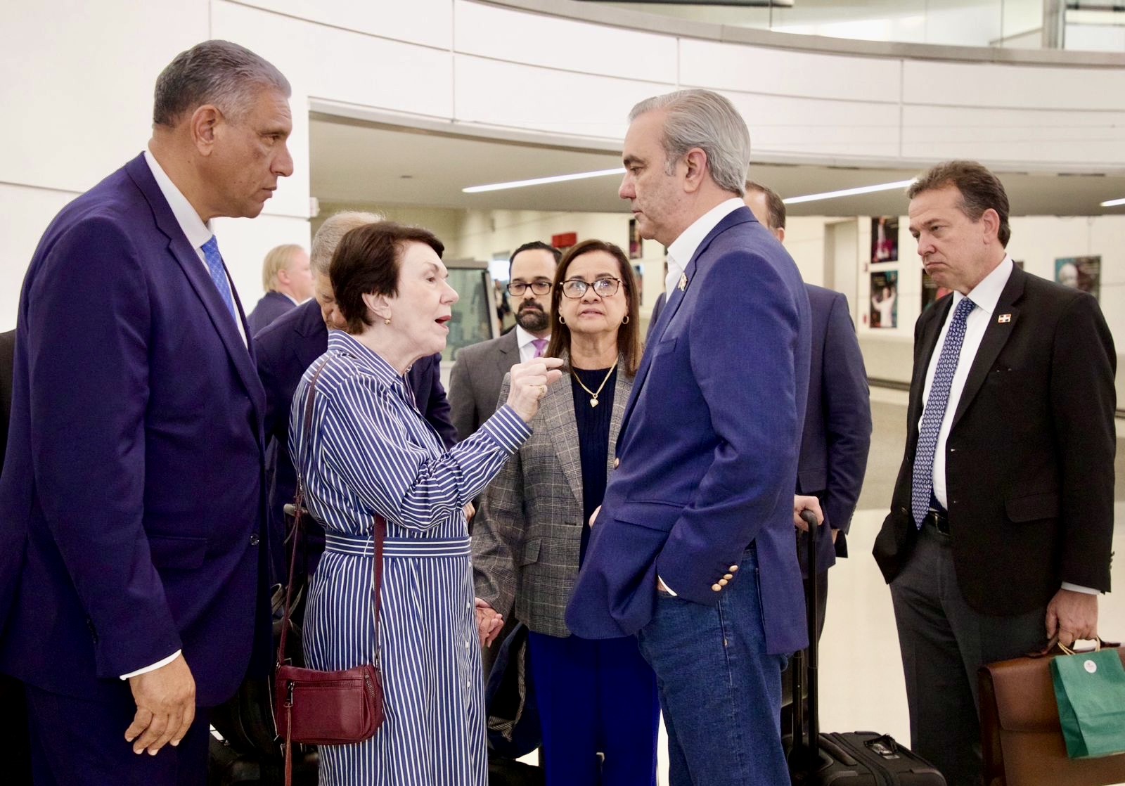 Presidente Luis Abinader llega a Estados Unidos y se traslada a Nueva York
