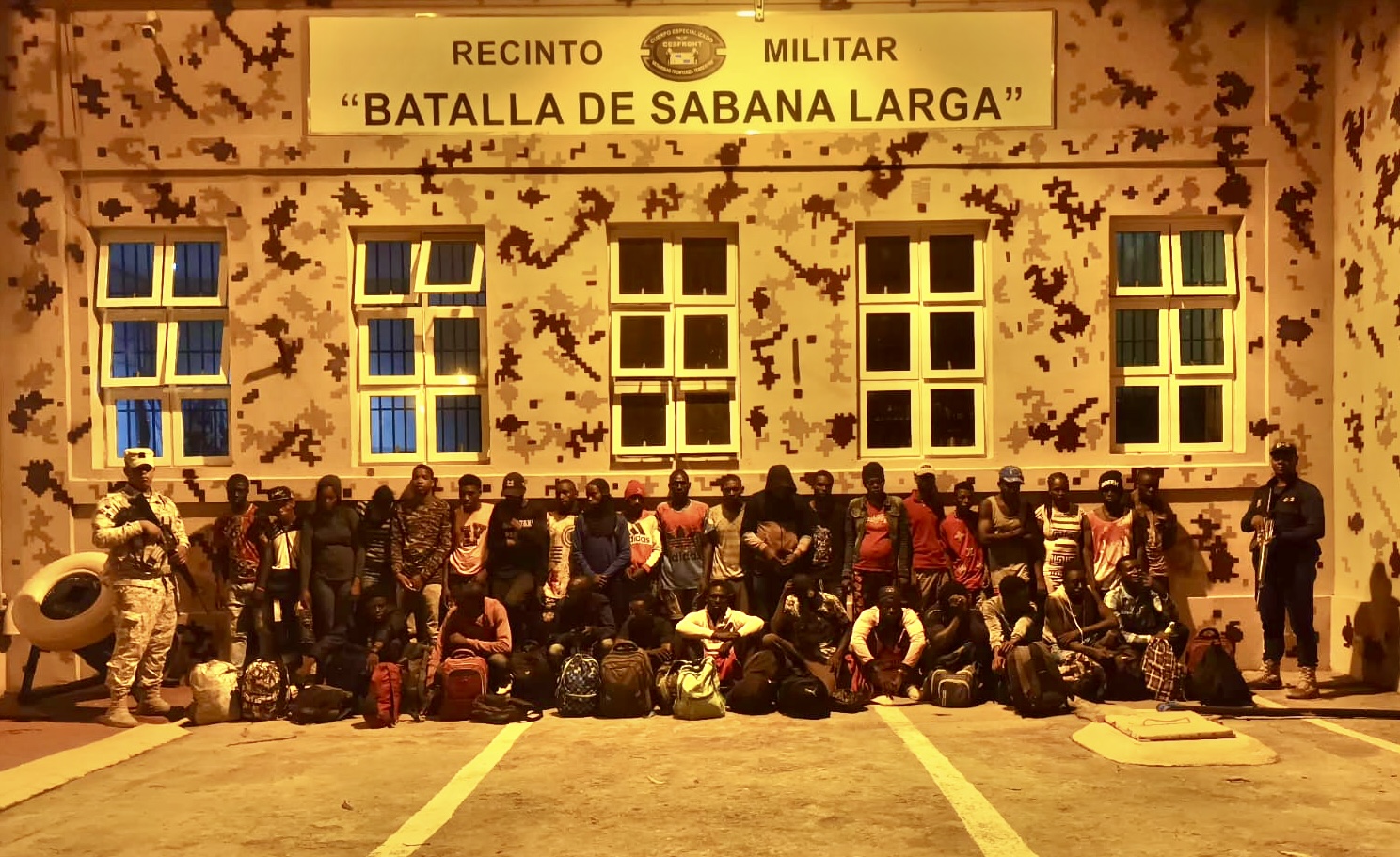 CESFronT y Ejército detienen 34 haitianos que ingresaron al país de manera irregular