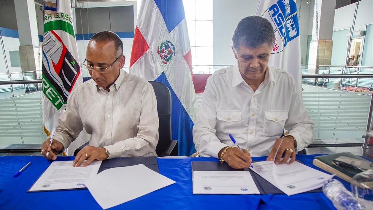 Opret y Alcaldía de Santo Domingo Oeste firman acuerdo de limpieza y bienestar en estación María Montez