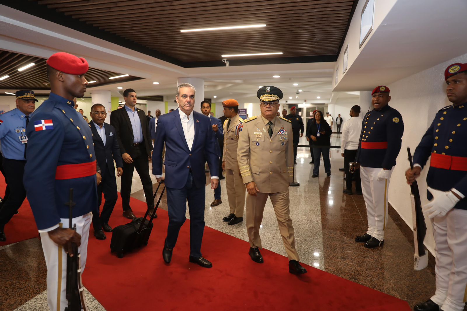 Presidente Abinader sale hacia Nueva York y Washington para participar en varias actividades