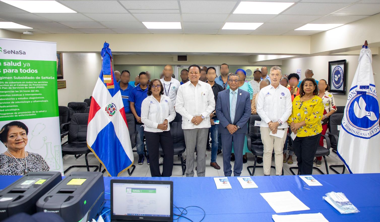 Aseguran salud de personas drogodependientes; Realizan entrega de seguros de salud