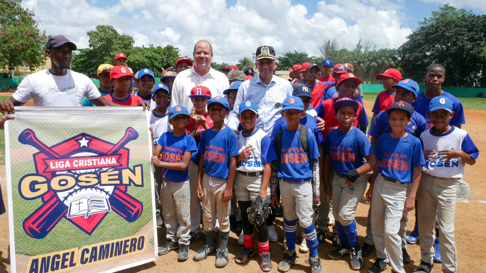 Club hnos Rojas Alou dedica torneo al vicealmirante Cabrera Ulloa; también lo reconoce