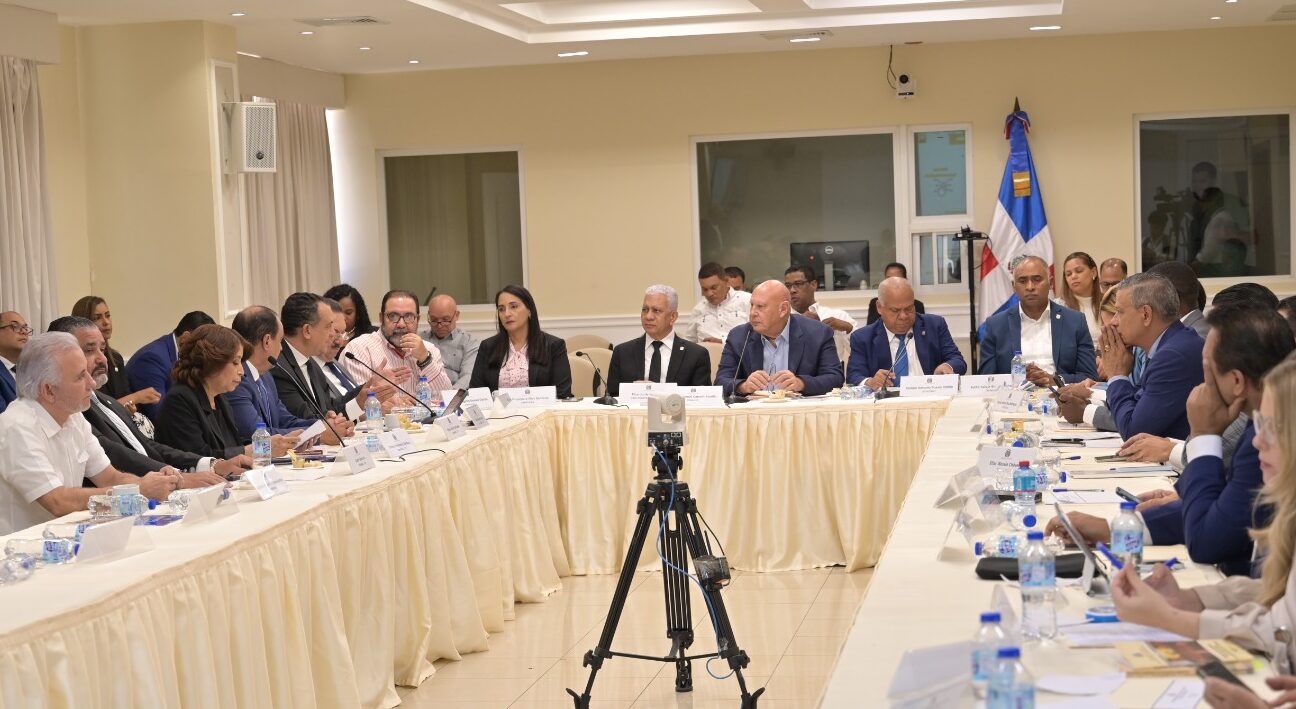 Comisión Bicameral afirma pleno JCE dispuesta a unificación de elecciones