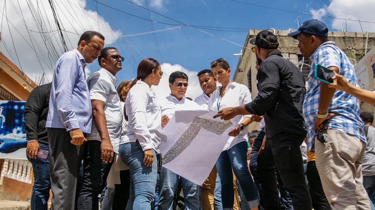 Fellito Suberví supervisa obras en Santo Domingo Norte que beneficiarán a más de 47,000 habitantes