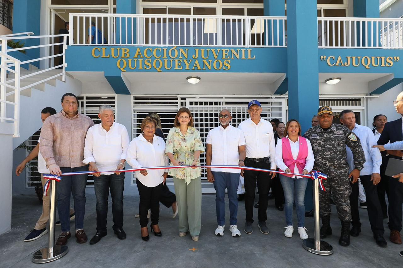 Vicepresidenta Raquel Peña devuelve a SDO el Club Deportivo Cajuquis totalmente remodelado