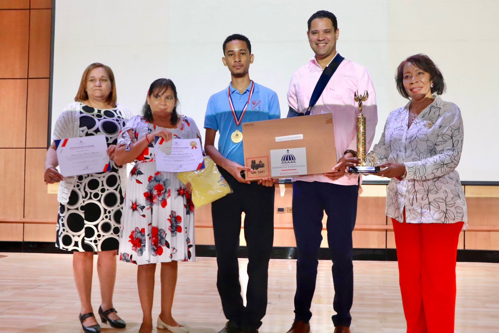 157 estudiantes de la Regional 15 reconocidos por sus habilidades y talentos en Lengua Española