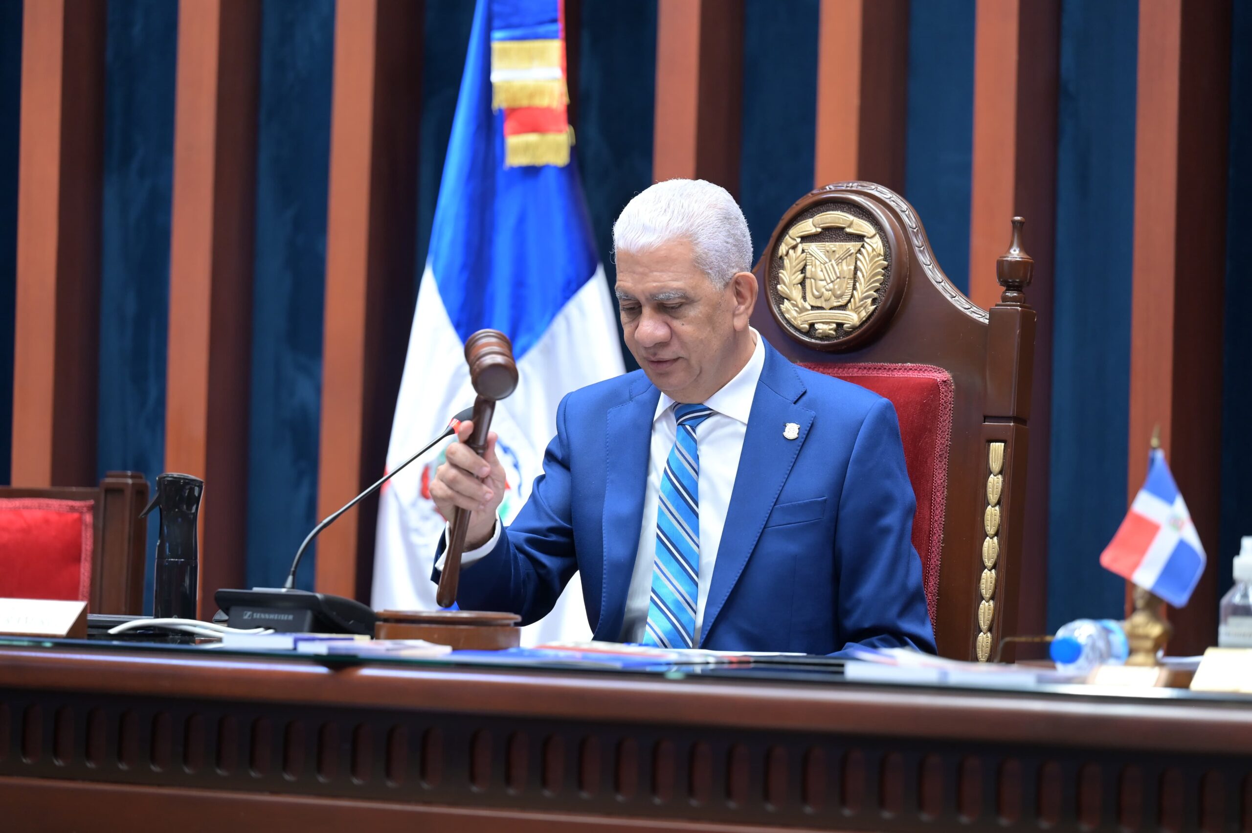 Senado declara de urgencia y aprueba ley que declara la necesidad de una reforma constitucional