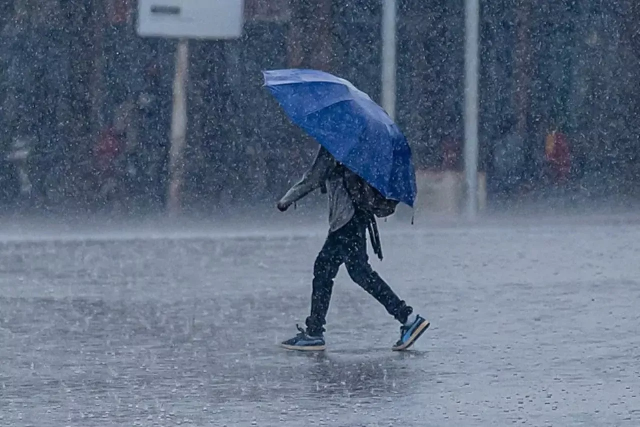 Onda Tropical continuará generando aguaceros moderados a fuertes con tormentas eléctricas en varias provincias del país