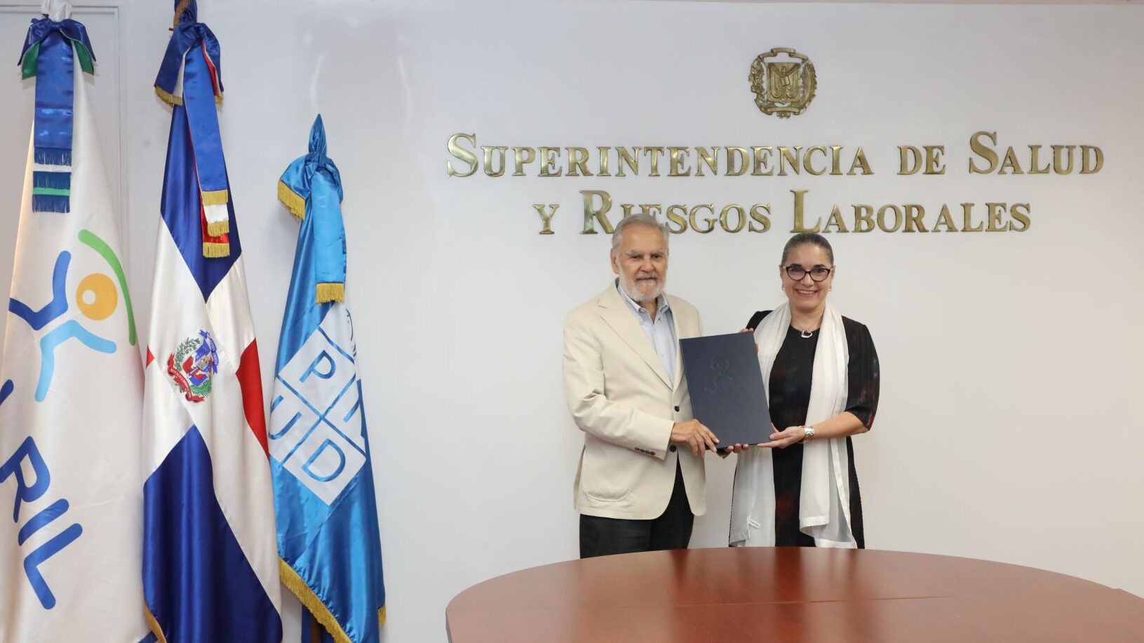 SISALRIL y PNUD firman acuerdo de cooperación de transformación digital