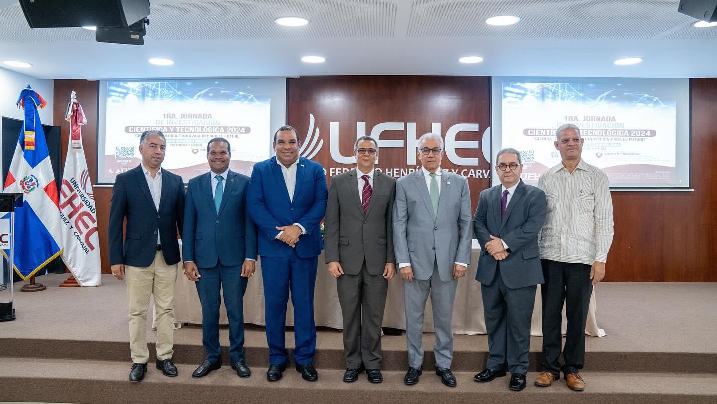 El ingeniero Martín Robles Morillo, administrador de la ETED, participa en la 1ra. Jornada de Investigación Científica y Tecnológica 2024