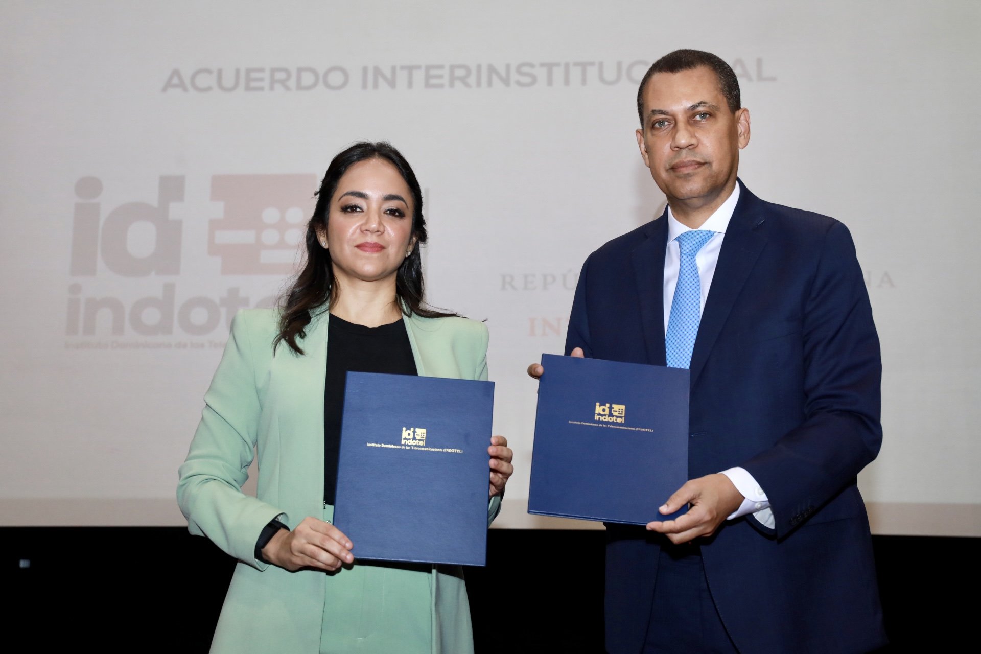 Indotel e Interior y Policía firman acuerdo histórico para dotar de tecnología a 63 destacamentos