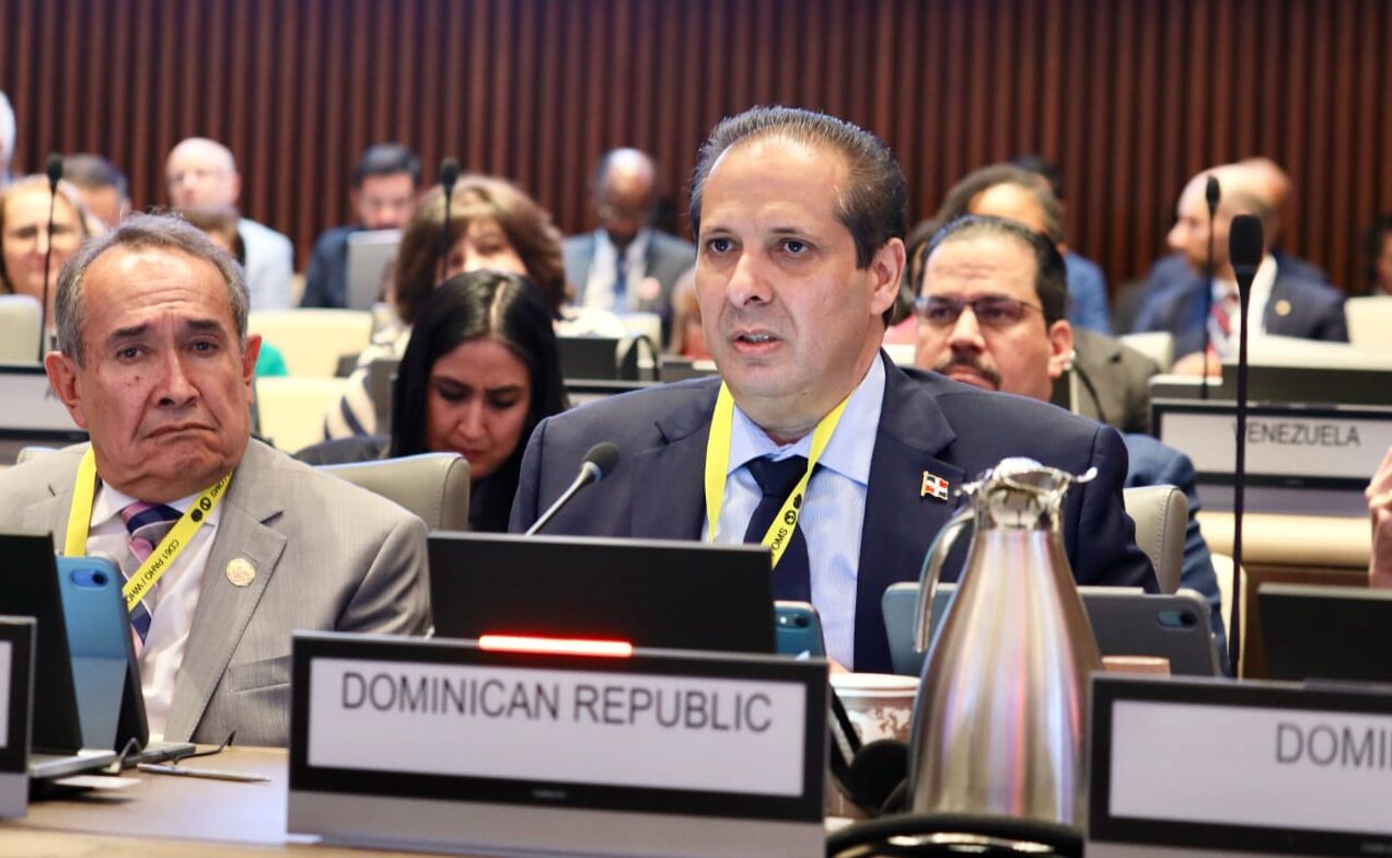 Ministro de Salud destaca apoyo a políticas de la OPS para fortalecer sector salud en torno al cambio climático