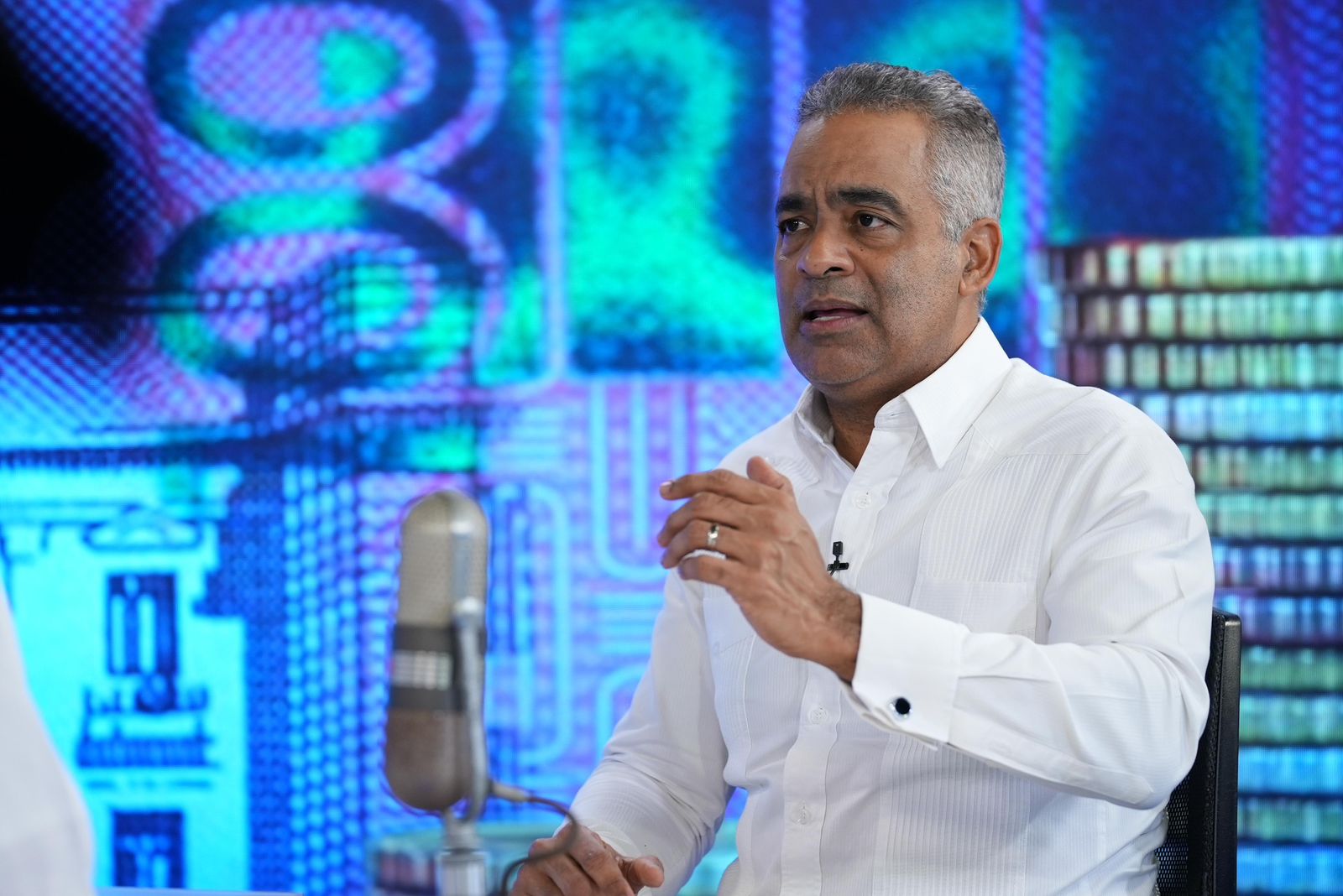 Ministro de Energía y Minas explica reforma fiscal asegurará los recursos necesarios para invertir en las áreas más necesitadas