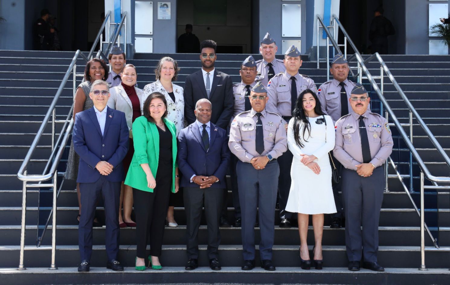 Secretario Adjunto de INL Todd Robinson conoce avances del proceso de reforma policial durante visita a la sede institucional