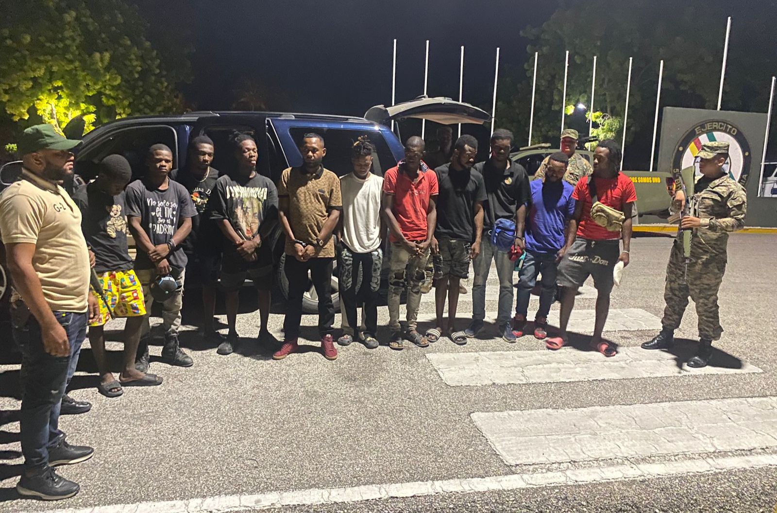 Ejército detiene a dominicano transportaba haitianos indocumentados