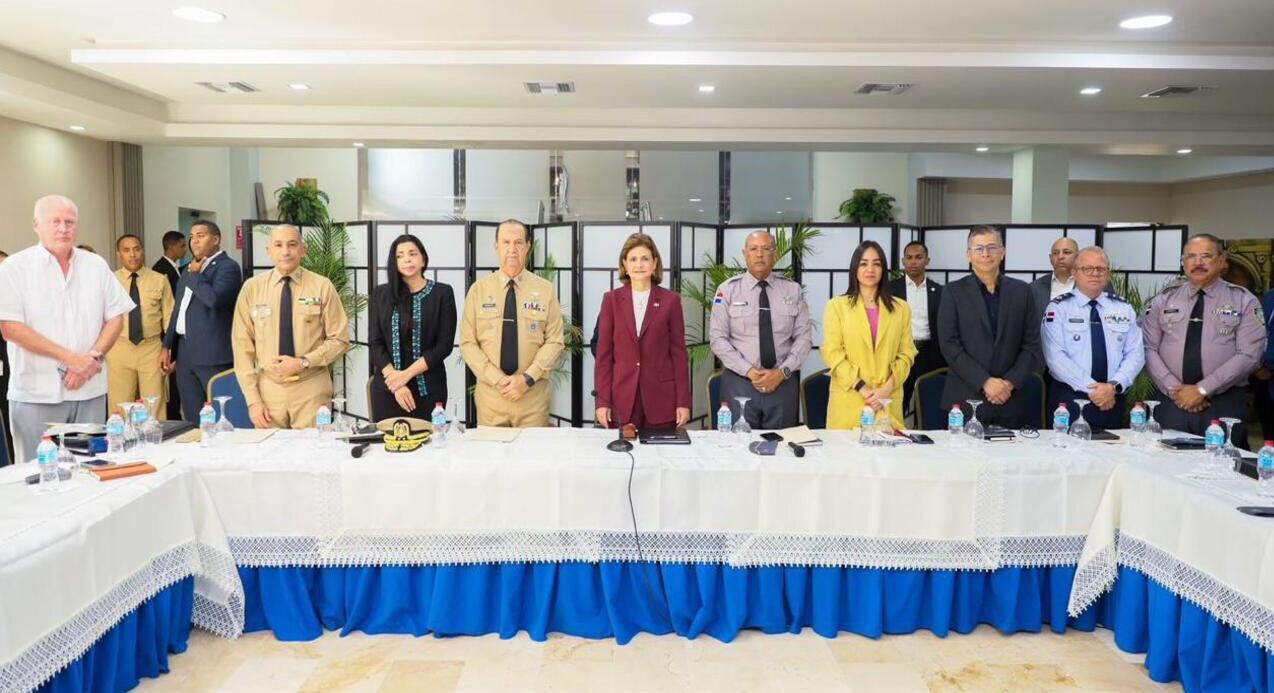 Vicepresidenta Raquel Peña da seguimiento junto a autoridades al Plan de Seguridad Ciudadana