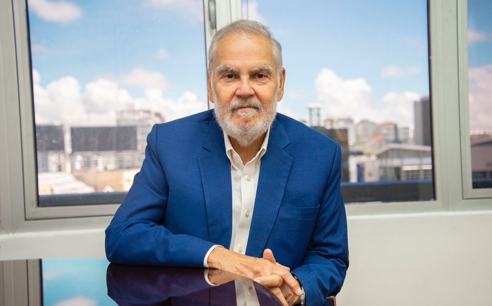 Miguel Ceara Hatton promueve sostenibilidad financiera en la Seguridad Social