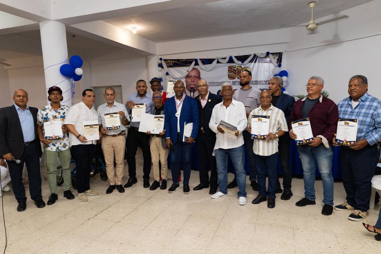Multimedios Alberto Díaz Reconoce la Labor de 37 Reporteros Gráficos