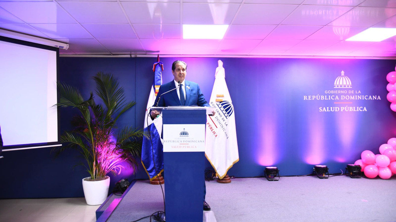 Ministro de Salud: «Es prioridad fortalecer los servicios oncológicos y promover políticas públicas contra el cáncer de mama»