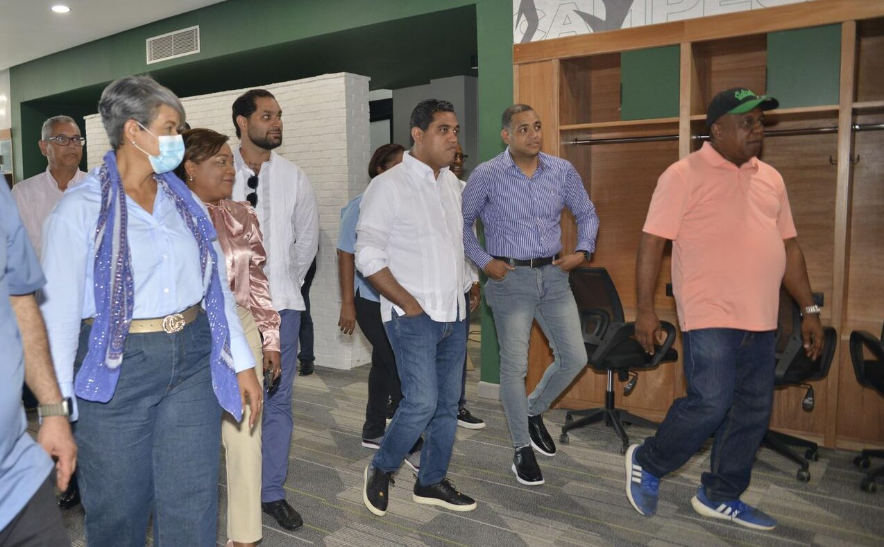 Ministro de Deportes supervisa remodelación en el Tetelo Vargas