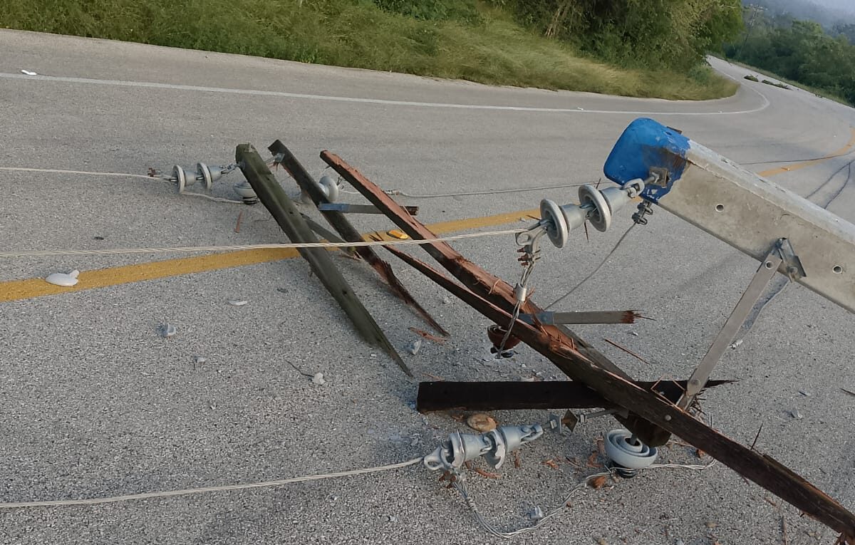 Edesur informa que accidentes de tránsito derriban postes y originan avería en San Juan de la Maguana, Las Matas de Farfán y Elías Piña