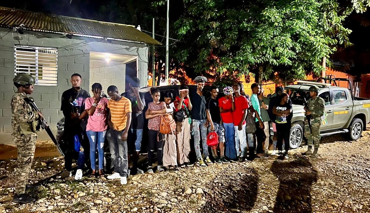 Ejército detiene 47 indocumentados en Santiago Rodríguez Elías Piña y Valverde