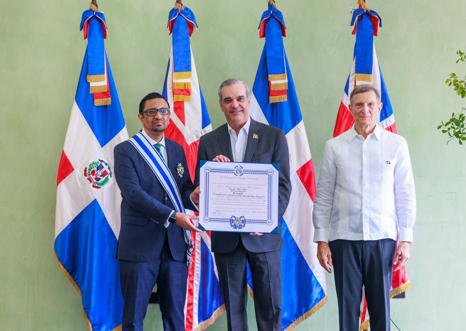 Embajador del Reino Unido dice liderazgo y protección de valores democráticos del presidente Abinader deben ser modelo en la región y a nivel global