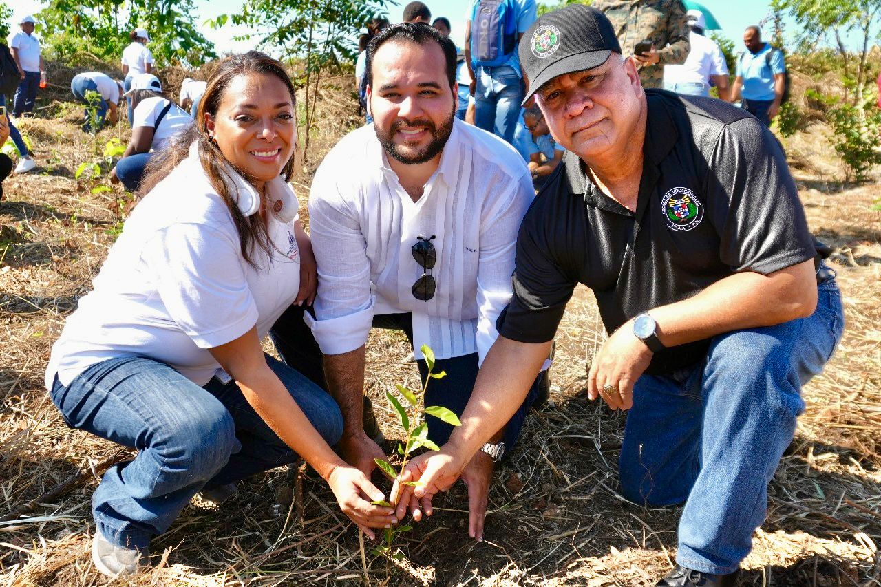 La DIGEV encabeza Jornada de Siembra de Árboles en el Mes de la Reforestación