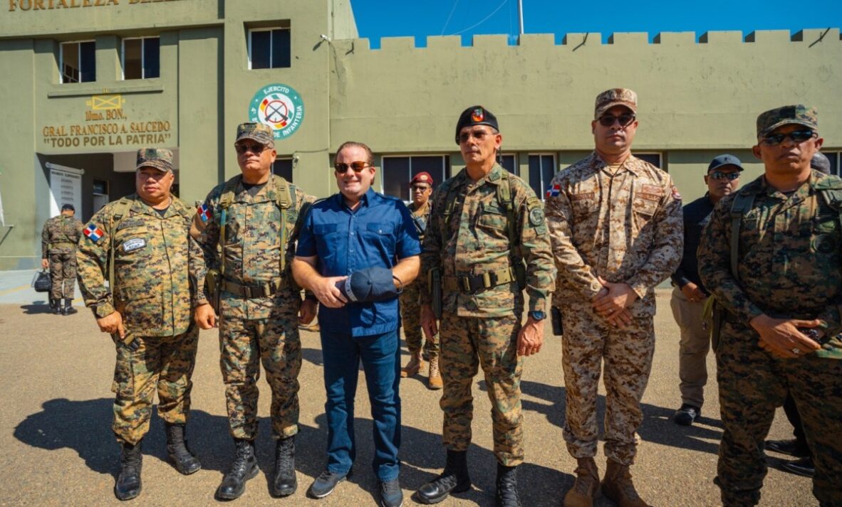 Ministro Paliza supervisa construcción de verja fronteriza con Haití; primera etapa alcanza 84 % de avance