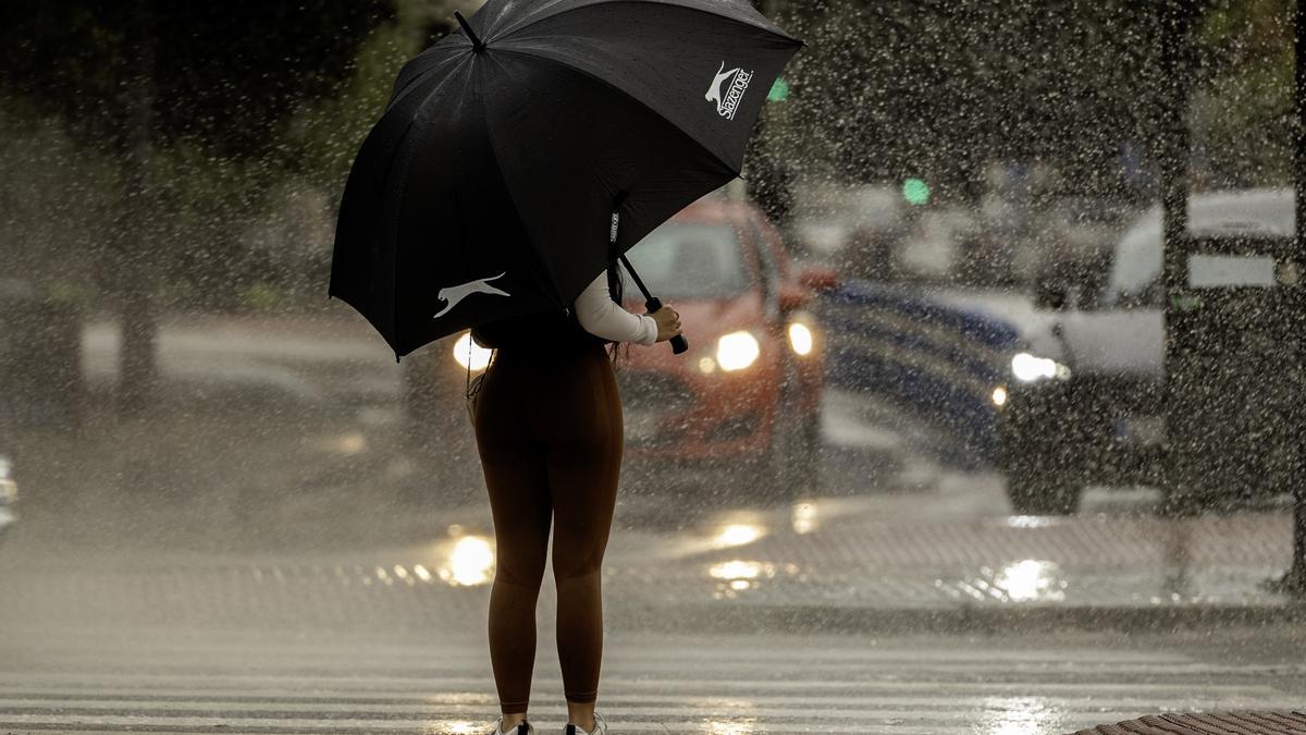 Débil sistema frontal traerá lluvias aisladas y temperaturas frescas
