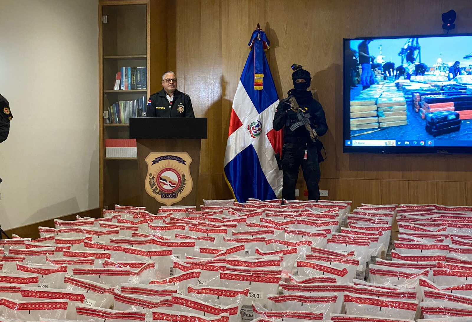 DNCD confisca más de 2.2 toneladas de cocaína; se estima es uno de los cargamentos más grandes en RD