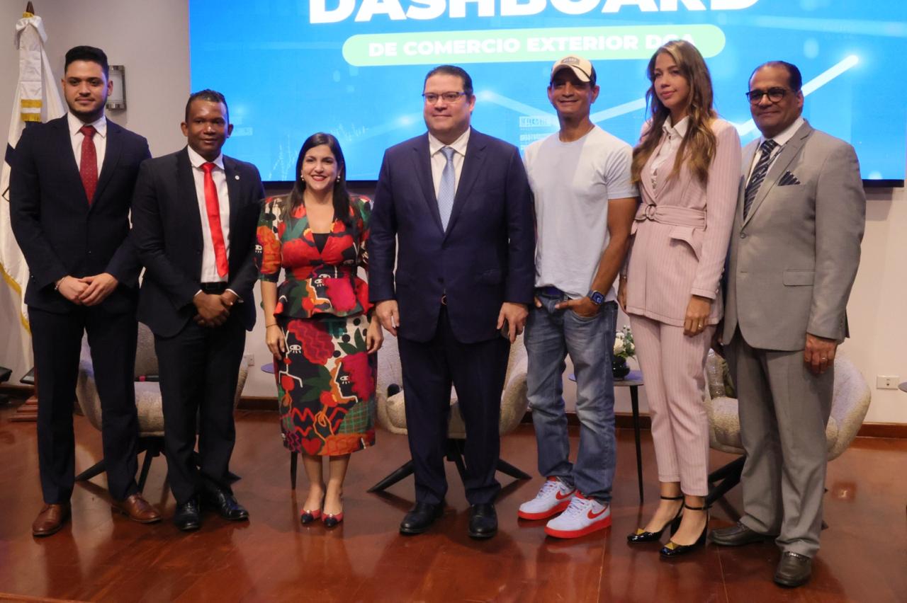 Aduanas presenta un innovador dashboard de datos de comercio