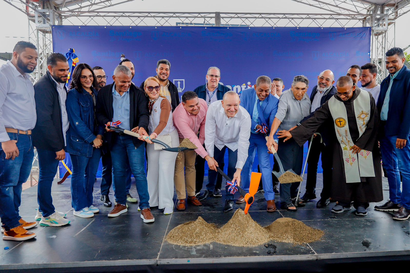 Alcaldía de Santiago inicia remodelación de cancha “Techado” en Hato Mayor con recursos del Presupuesto Participativo 2024