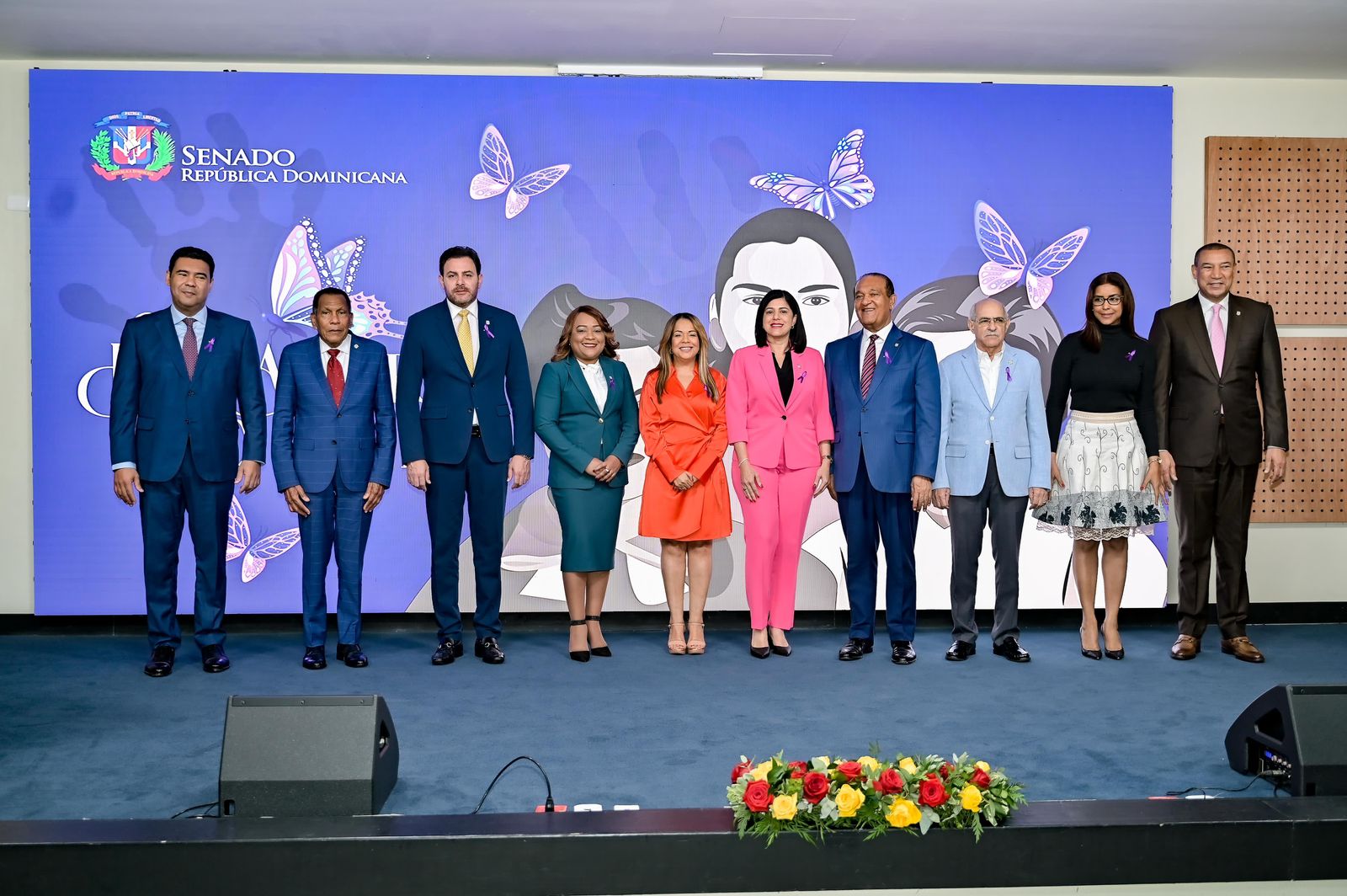 Colaboradores del Senado reciben la charla “El Amor No Duele”